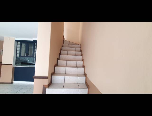 2 BEDROOM TOWNHOUSE FOR SALE IN WINCHESTER HILLS